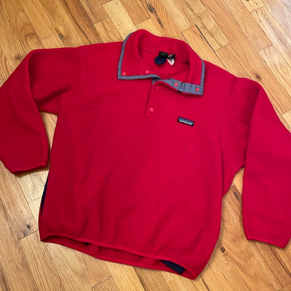 Patagonia Fleece Pullover. Size Kids XL(14)  1/4 Snap Button. Red. Pockets. GUC